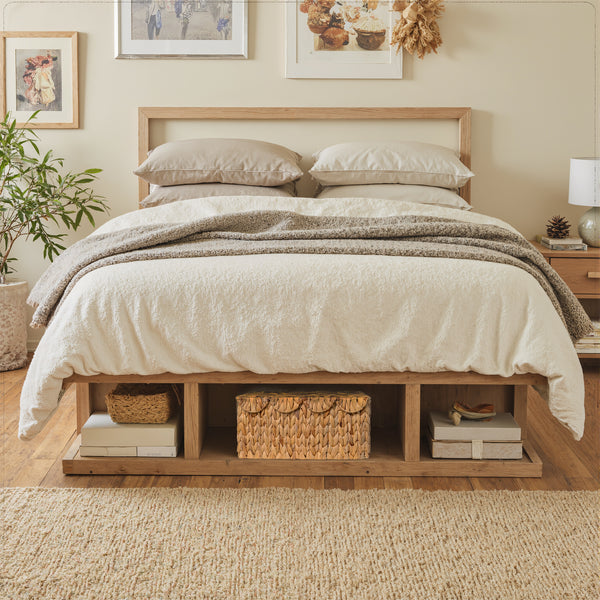 Scalloped Edge Wicker Basket with Lid, Water Hyacinth