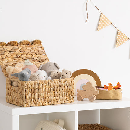 StorageWorks Scalloped Edge Wicker Basket with Lid