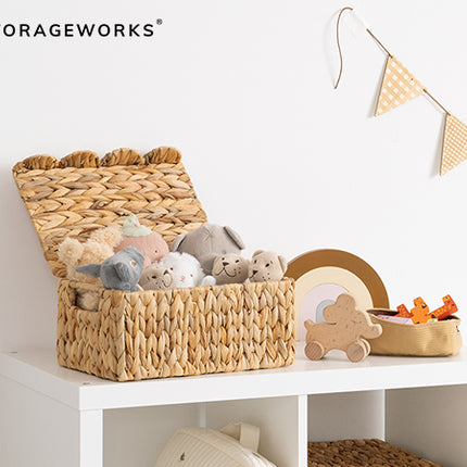 StorageWorks Scalloped Edge Wicker Basket with Lid